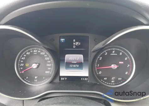 2015 Mercedes-Benz C 300 4Matic z USA, uszkodzony, nr VIN 55SWF4KB1FU081467